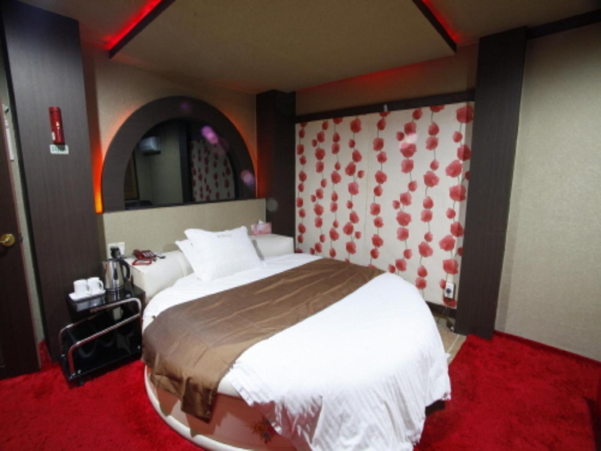 Hotel Queen Busan Bagian luar foto