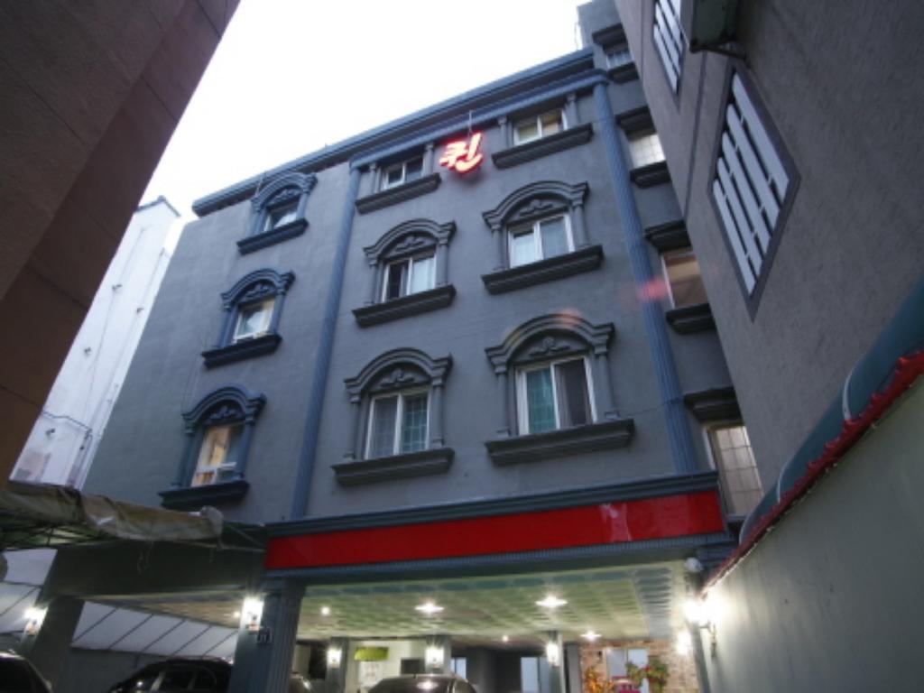 Hotel Queen Busan Bagian luar foto