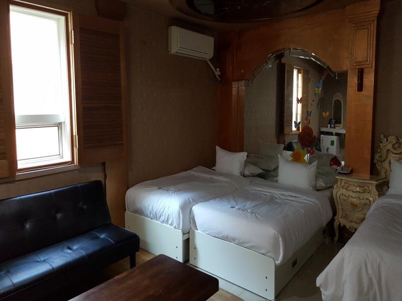 Hotel Queen Busan Bagian luar foto