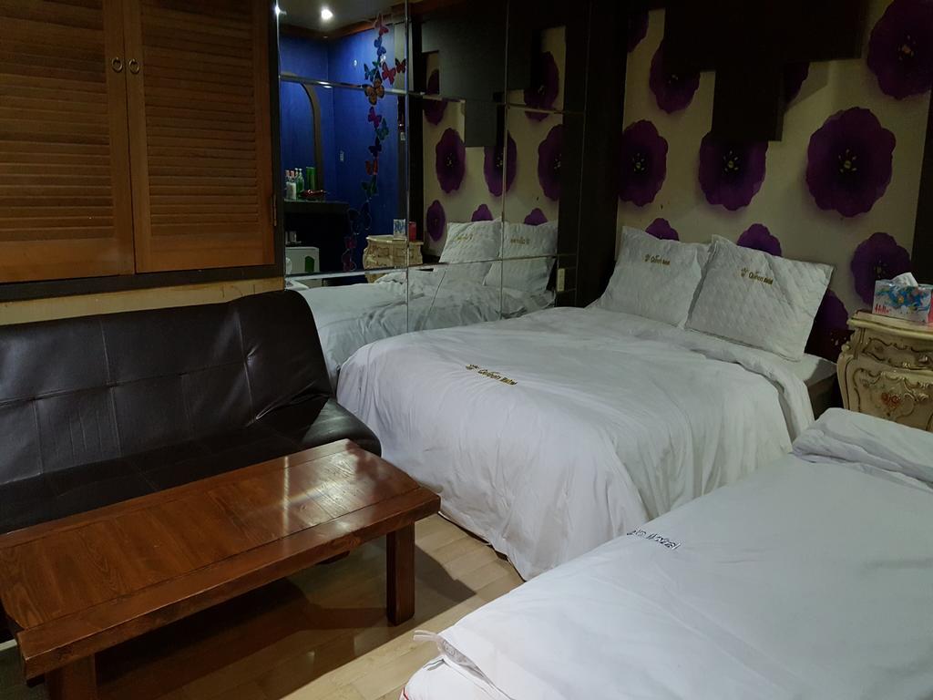 Hotel Queen Busan Bagian luar foto