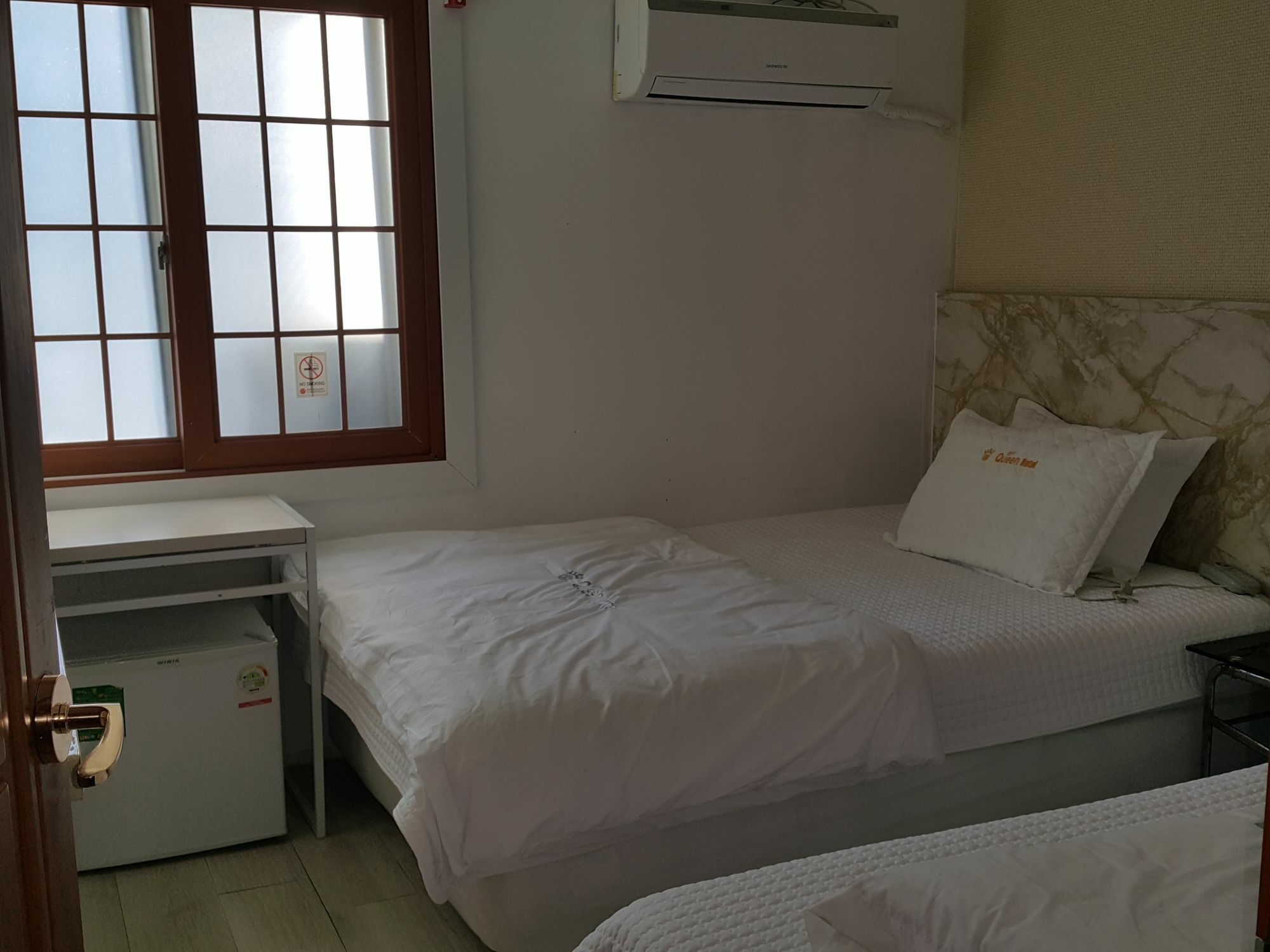 Hotel Queen Busan Bagian luar foto