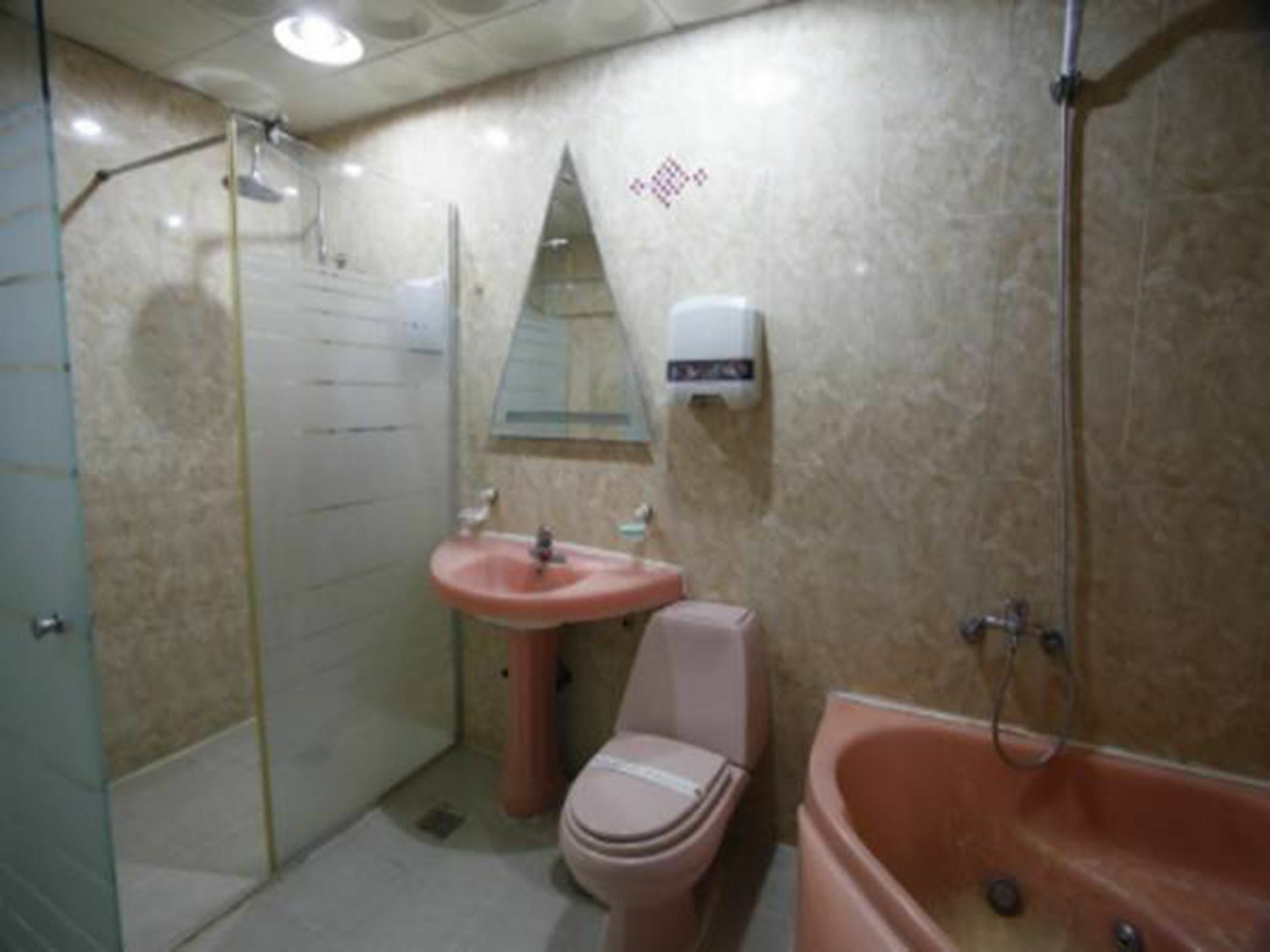 Hotel Queen Busan Bagian luar foto